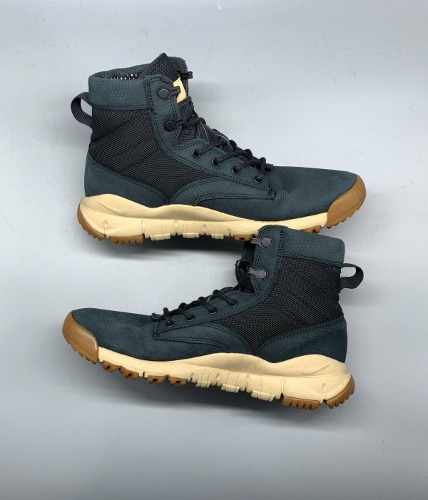 Nike SFB 6 Inch NSW Leather GS &#039;Black Mushroom&#039; 250mm