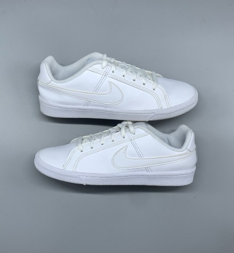 Nike Court Royale 235mm